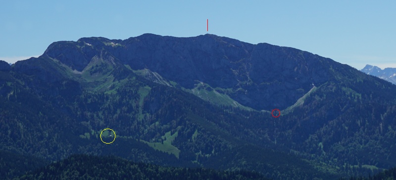 Blick zur Benediktenwand mit Gipfelkreuz, Tiefental Alm und Tutzinger Hütte